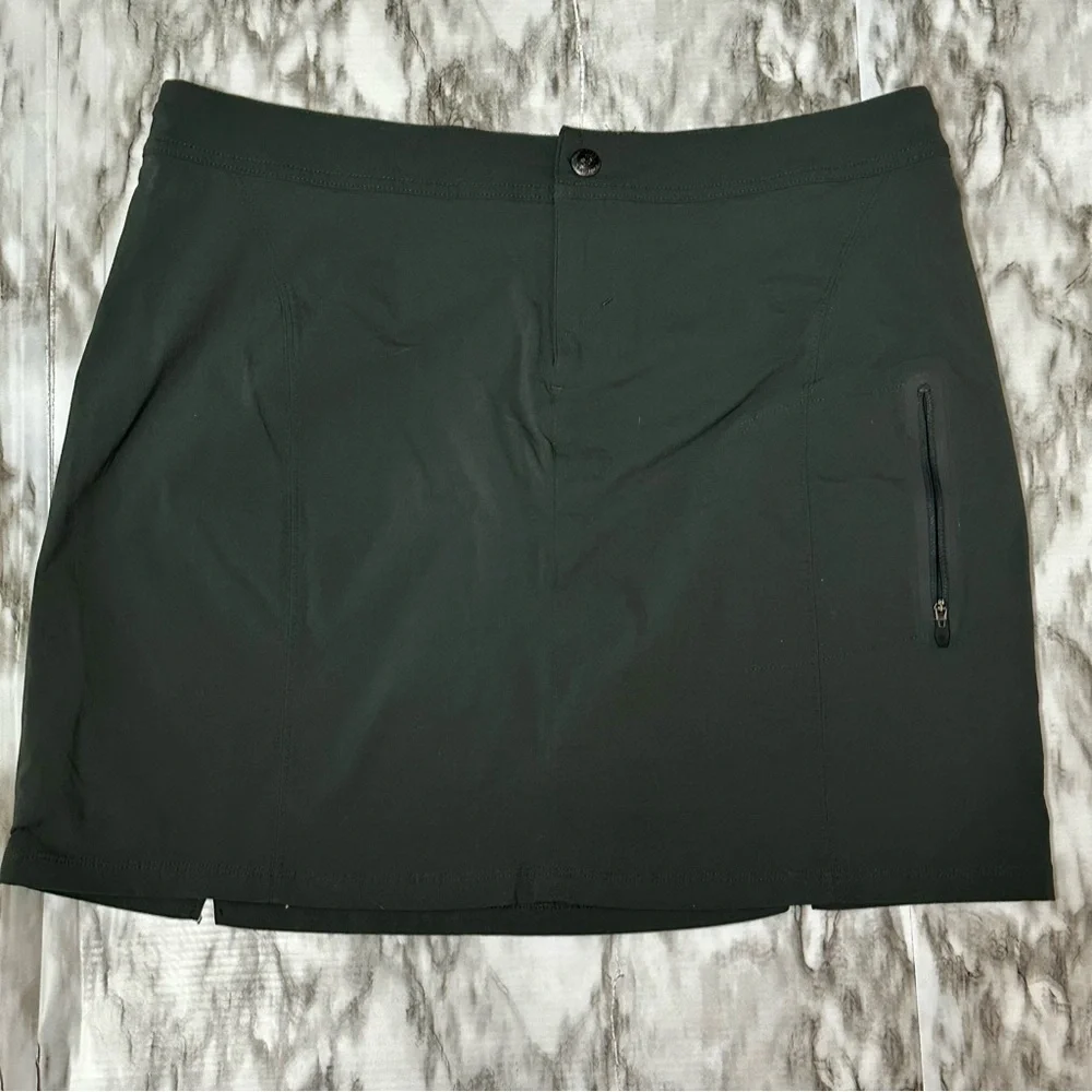 Columbia Omni-Shield Skort in Dark Olive Outdoors Hiking Quick Dry Sporty